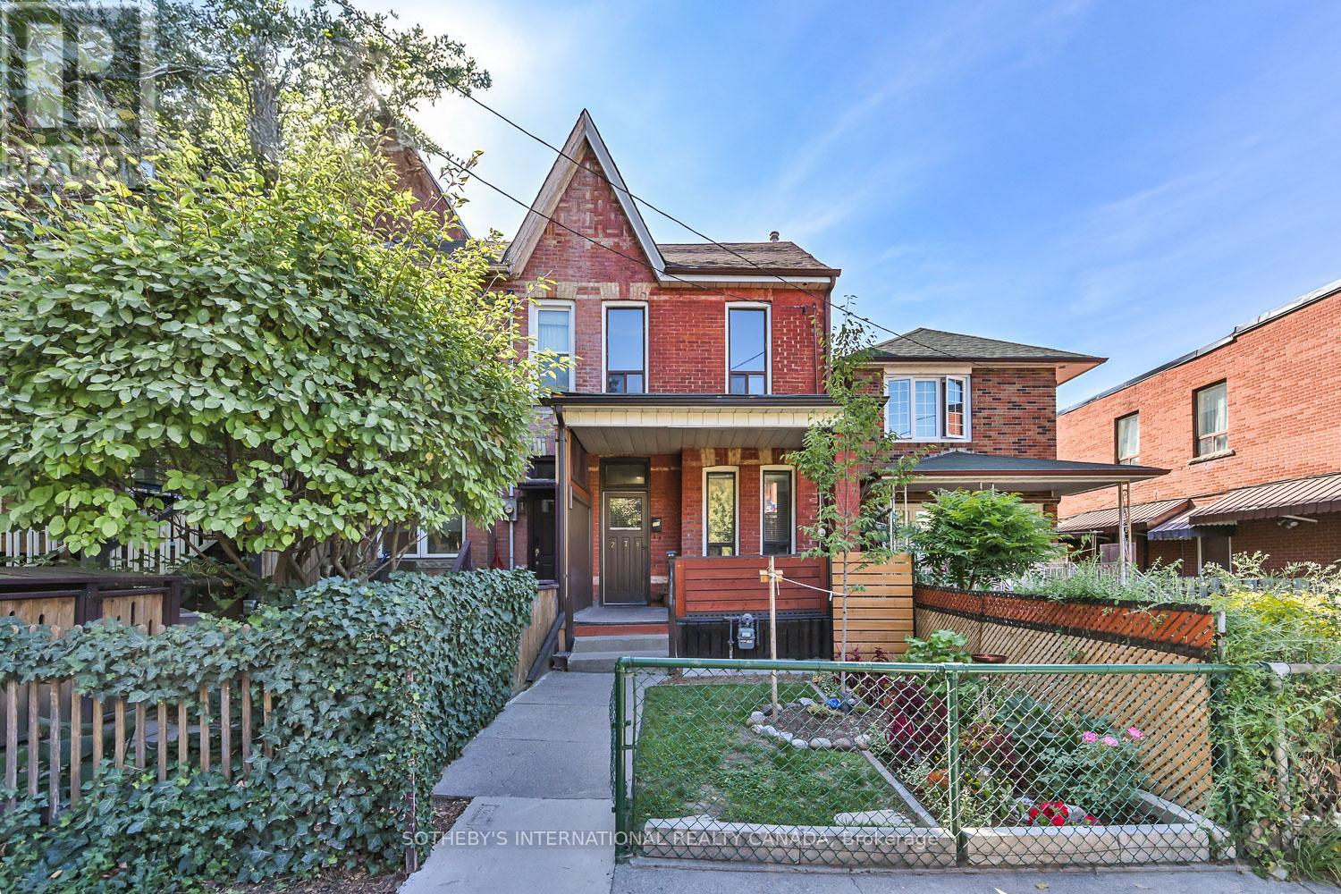 278 Clinton St, Toronto, ON M6G 2Y6