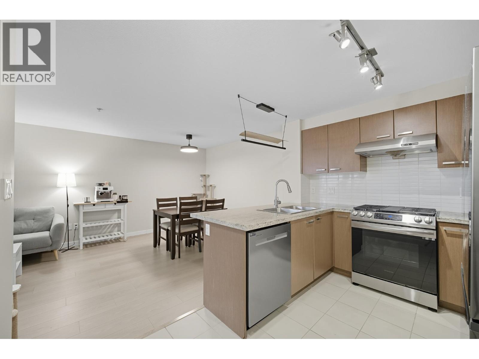9500 Odlin Road Unit 221, Richmond, BC V6C 0H5