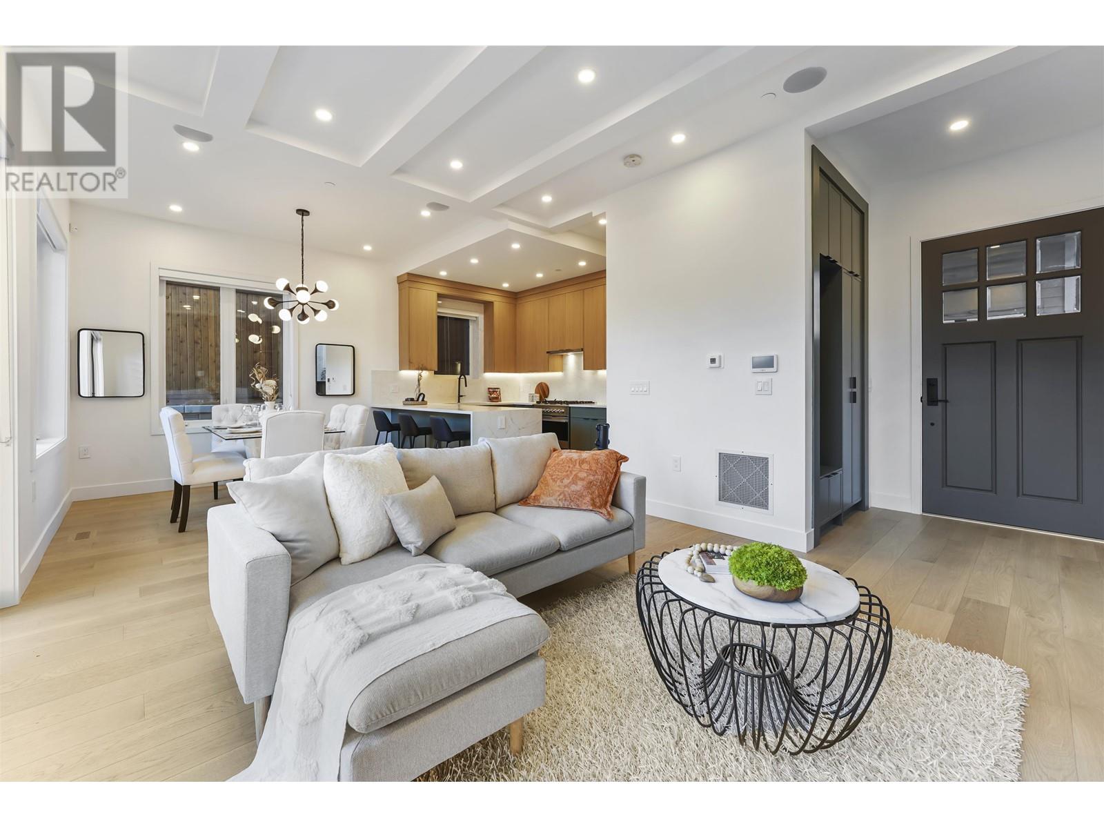 1322 E 13th Avenue Unit 2, Vancouver, BC V5N 2B6