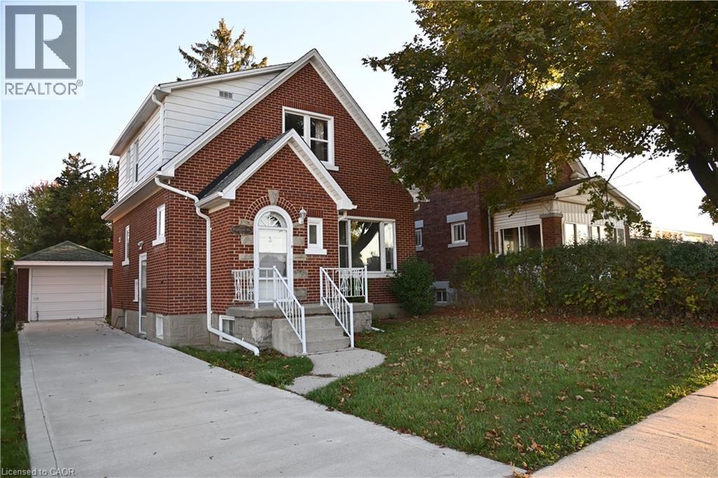 185 Highland Rd W, Kitchener, ON N2M 3C1