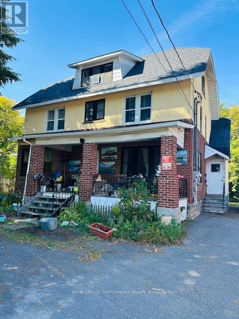 31-35 Fourth St E, Cornwall, ON K6H 2H7