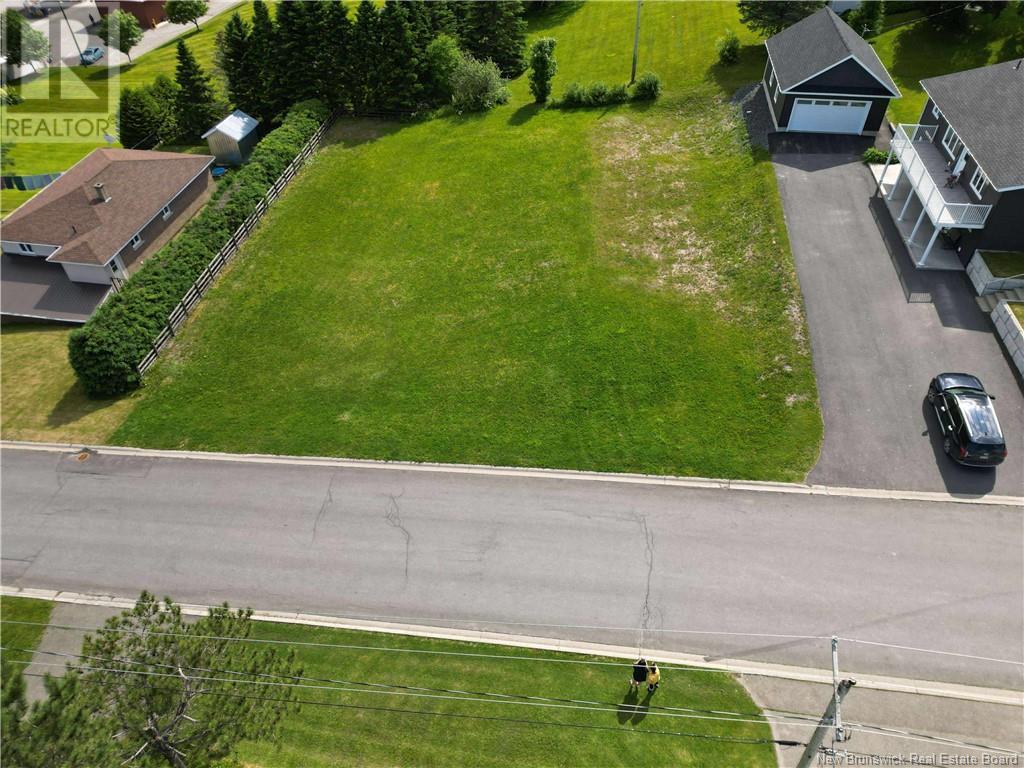 133 Hennigar St, Grand-saultgrand Falls, NB E3Y 1B3