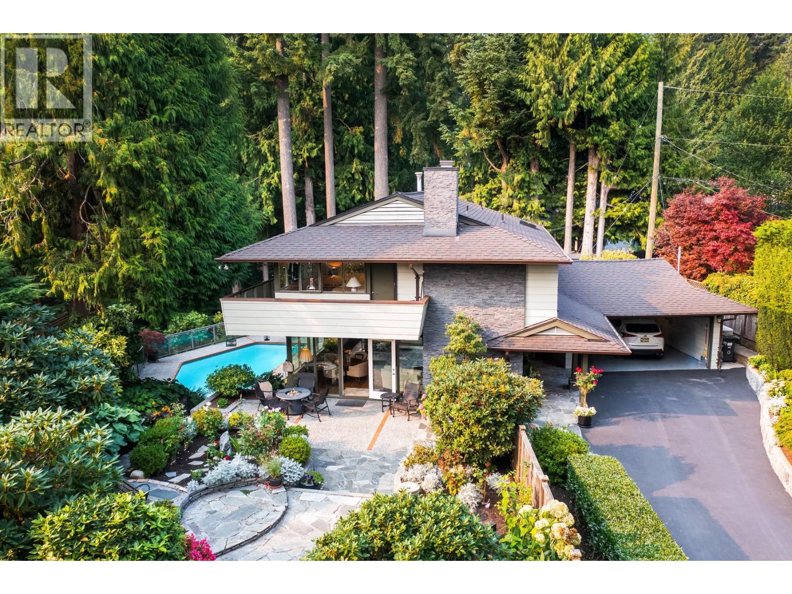 4423 Patterdale Dr, North Vancouver, BC V7R 4L6