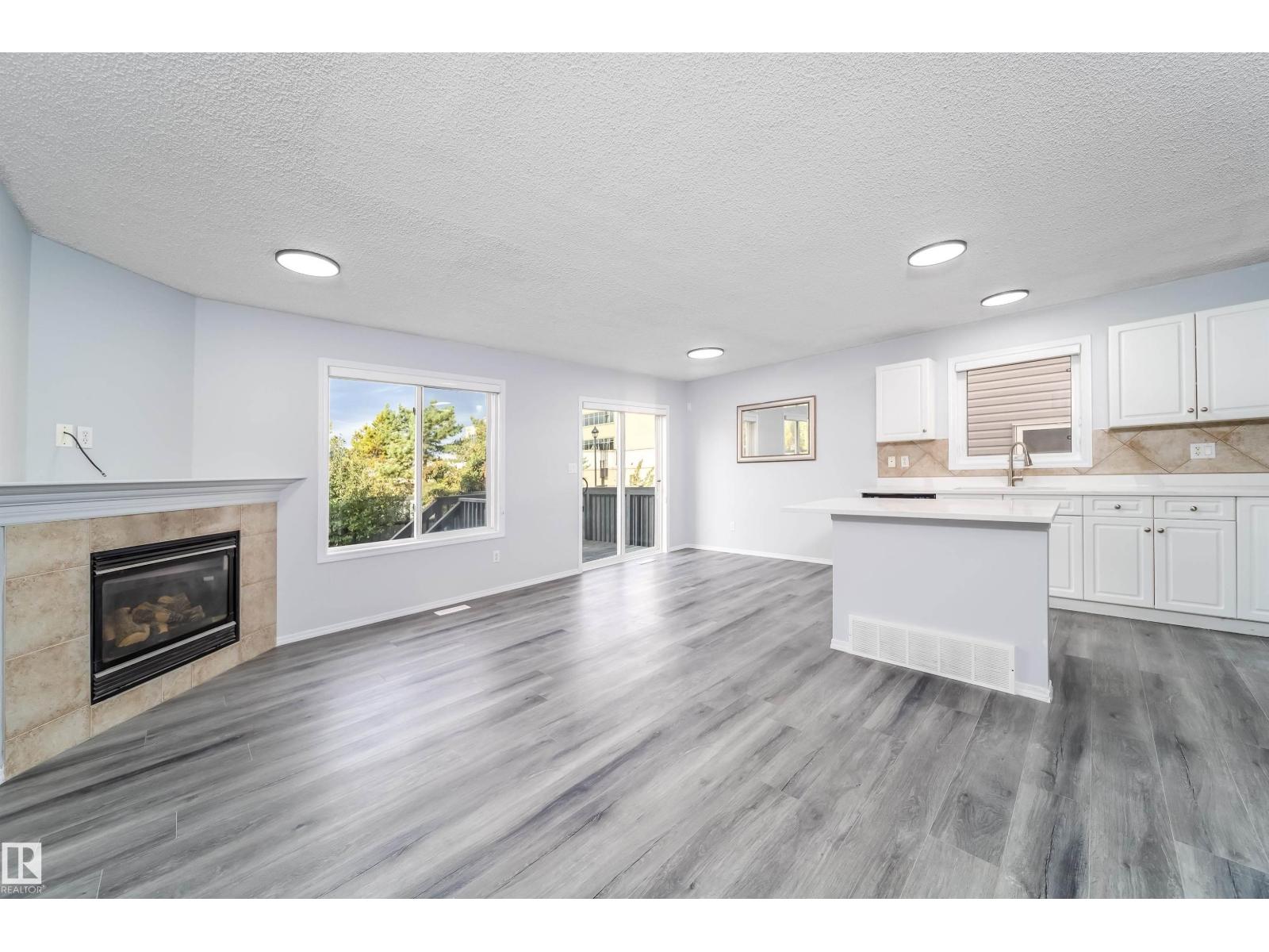 120 Magrath Road Northwest #unit 32, Edmonton, AB T6R 0C6