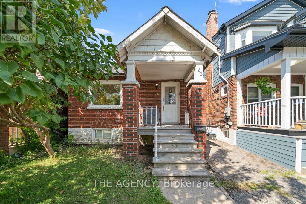 26 Gatwick Ave, Toronto, ON M4C 1W3