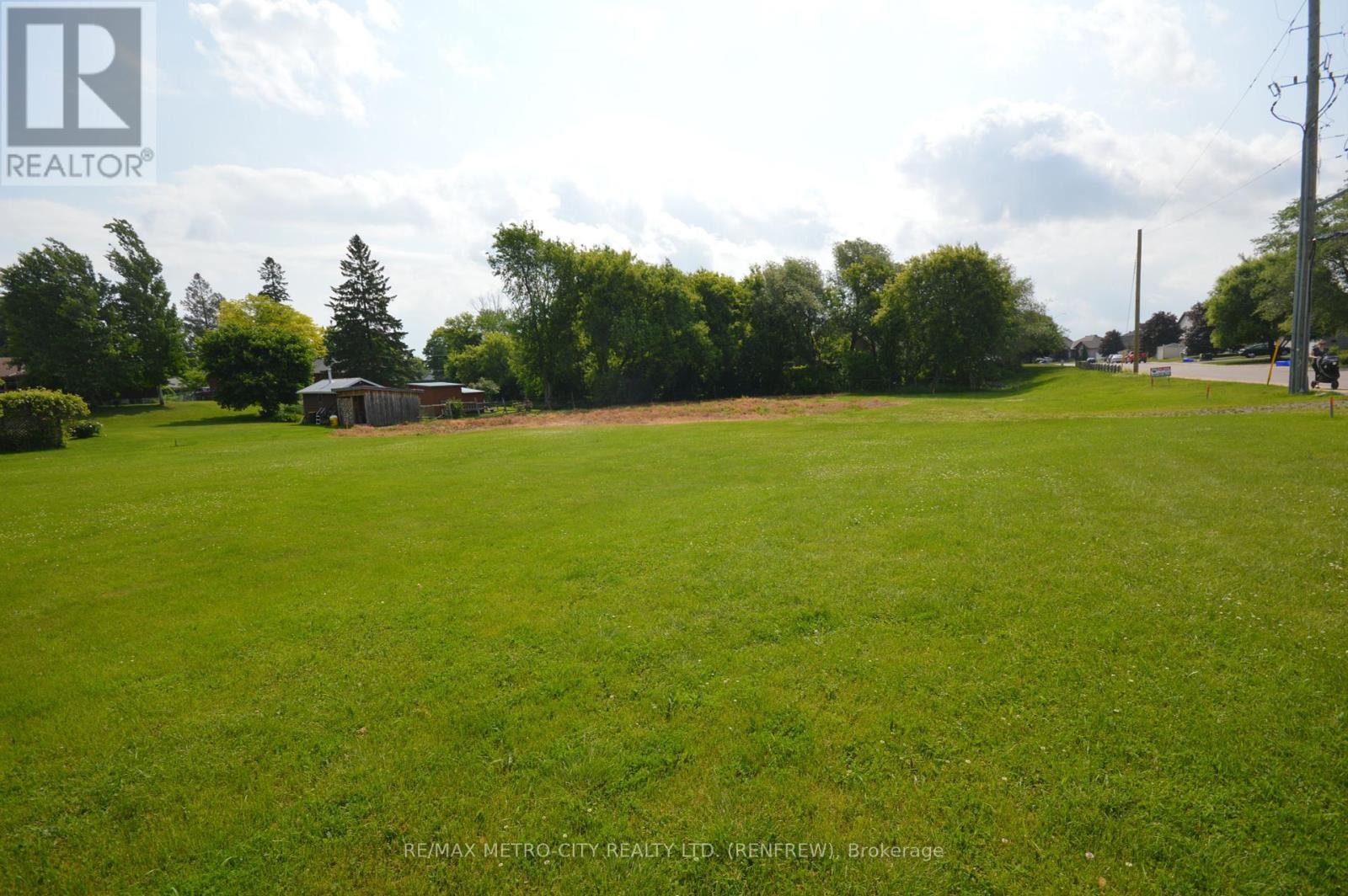 00 Arthur St, Arnprior, ON K7S 1A4