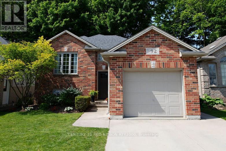 92 Ridge St, Strathroy-Caradoc, ON N7G 4K1