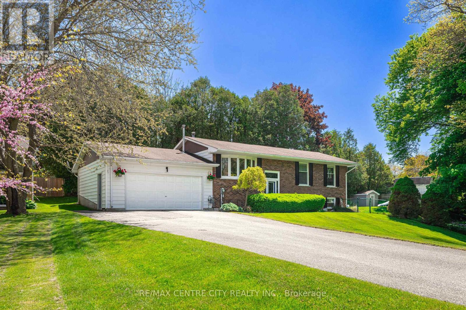 4500 E Road E, Central Elgin, ON N5L 1A8