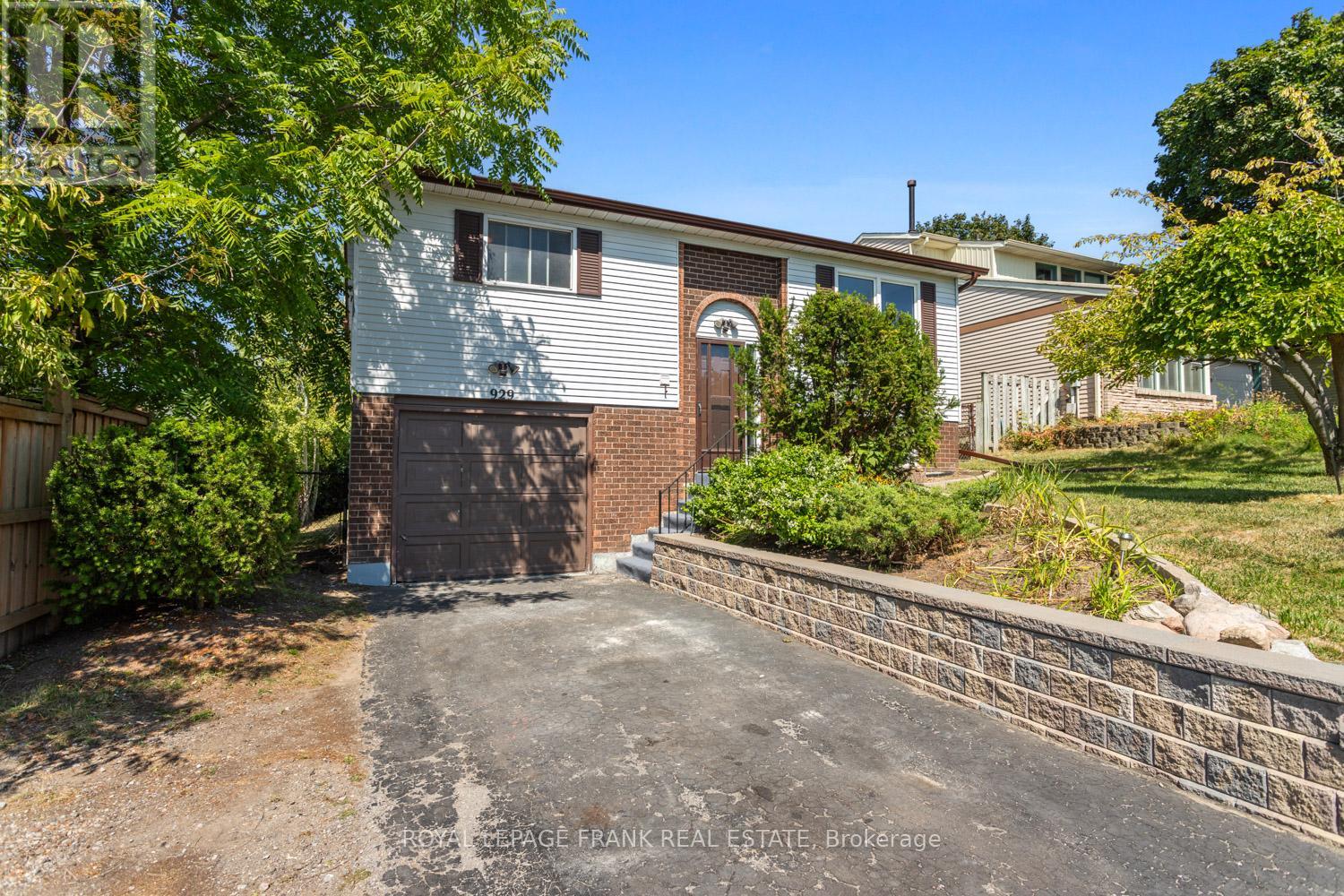 929 Southdown Dr, Oshawa, ON L1H 7Z5
