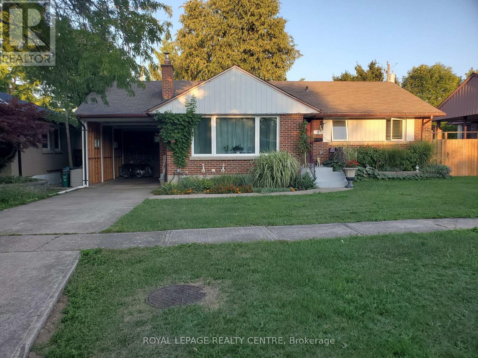 5 Mountainview Dr, St. Catharines, ON L2T 3H3