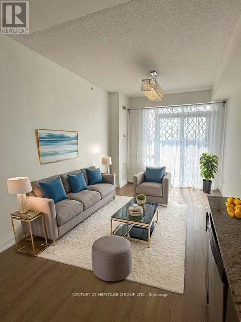 718 7161 Yonge St, Markham Thornhill, ON L3T 0C8