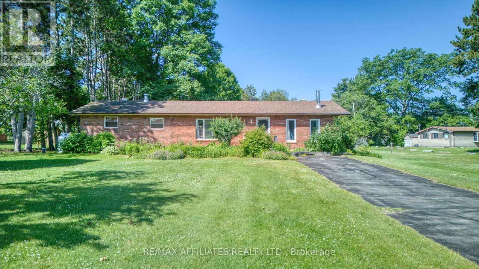 49 Mountain Rd, Westport, ON K0G 1X0