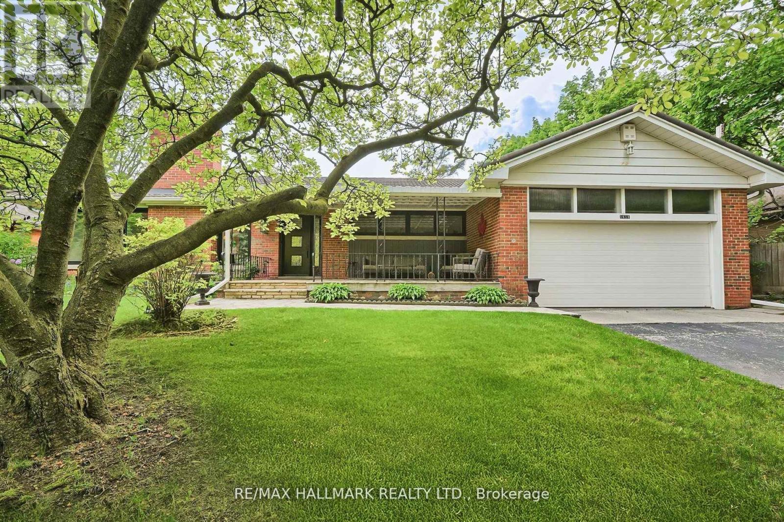 1616 Islington Ave, Toronto, ON M9A 3M6