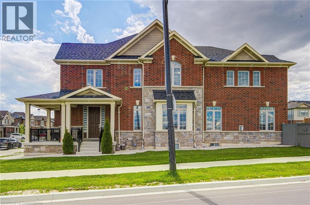 2 William Dunlop St, Kitchener, ON N2R 0N7