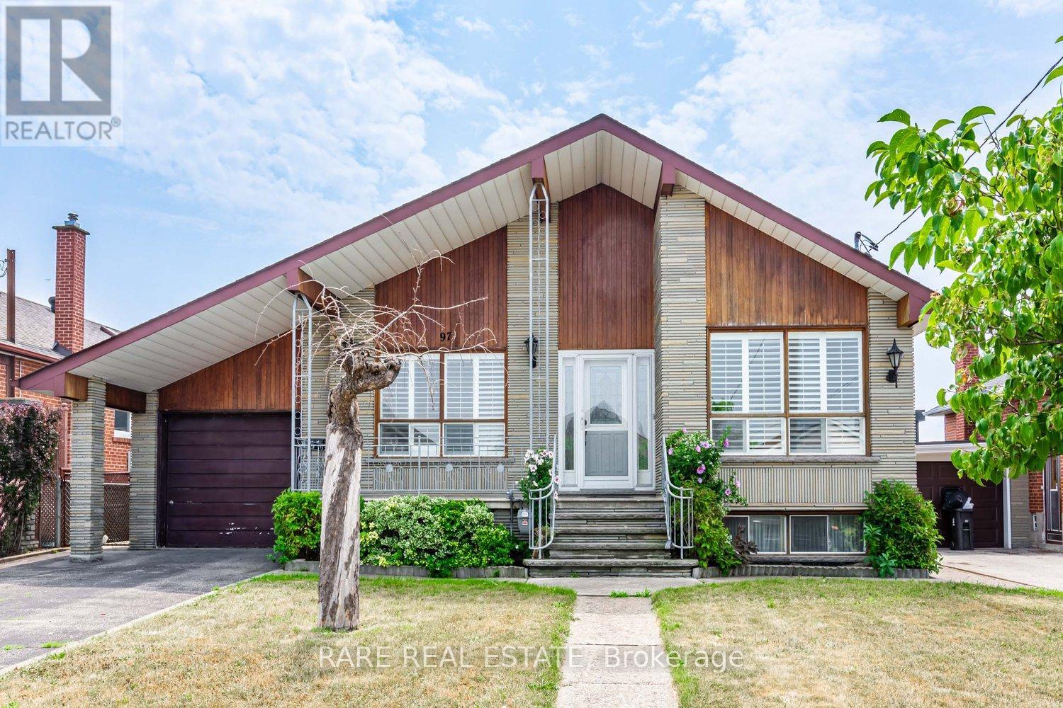 97 Tavistock Rd, Toronto, ON M3M 2P1