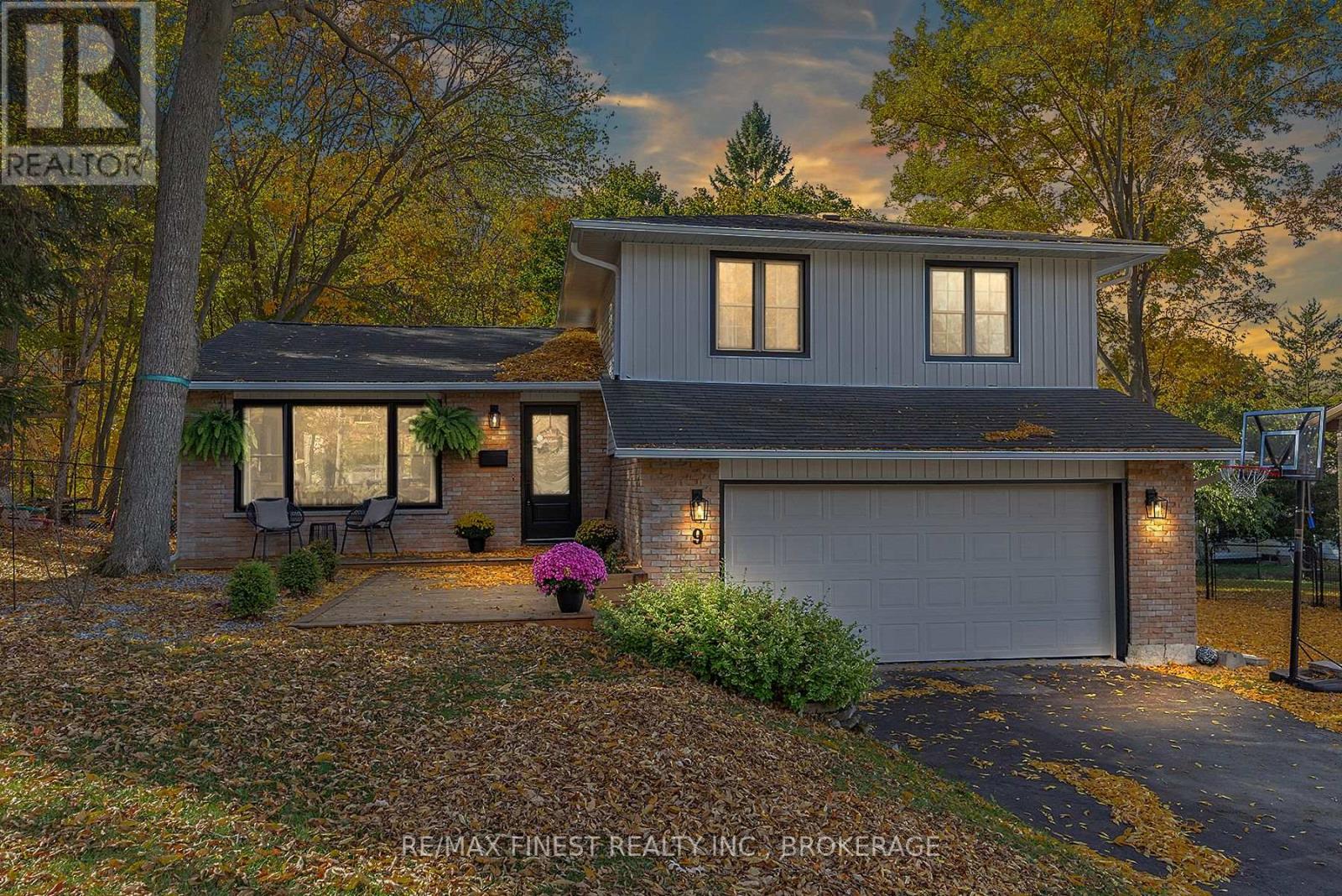 9 Beagle Ct, Kingston, ON K7M 6V7