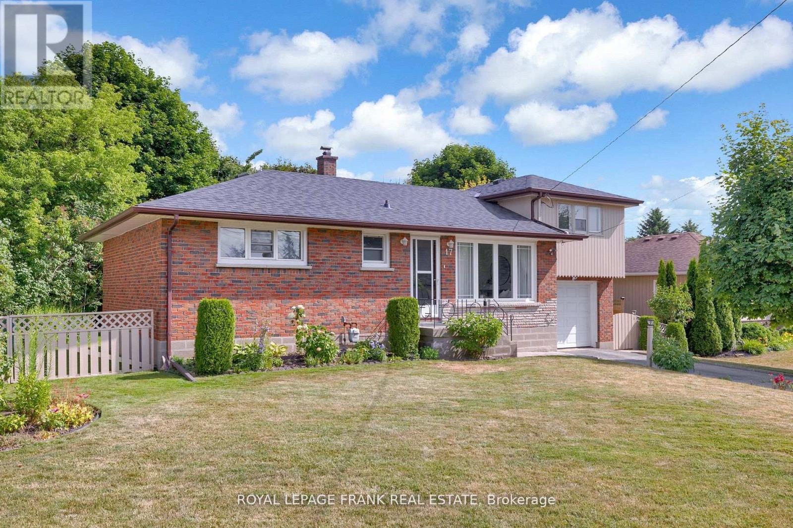 17 Phair Ave, Clarington, ON L1E 2W5