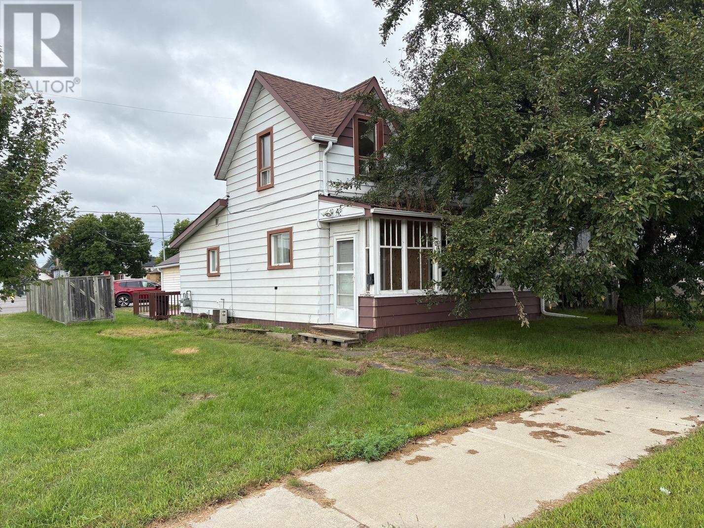 331 Mckeller St, Thunder Bay, ON P7C 3Z8