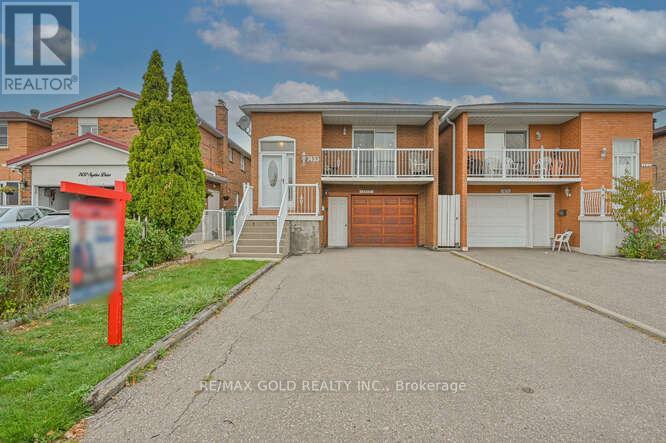 7433 Sigsbee Dr, Mississauga, ON L4T 3S5