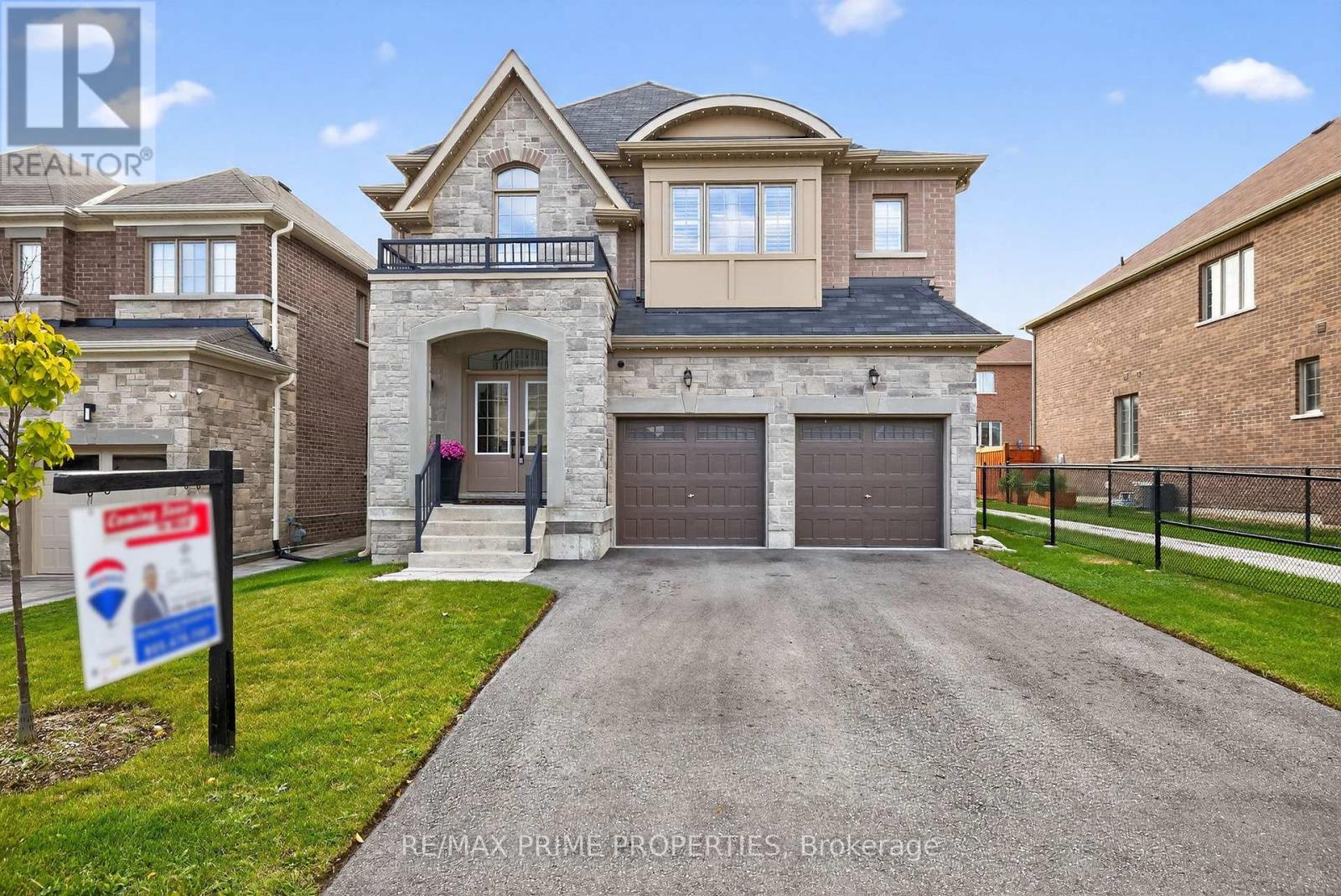 32 Frederick Taylor Way, East Gwillimbury, ON L0G 1M0