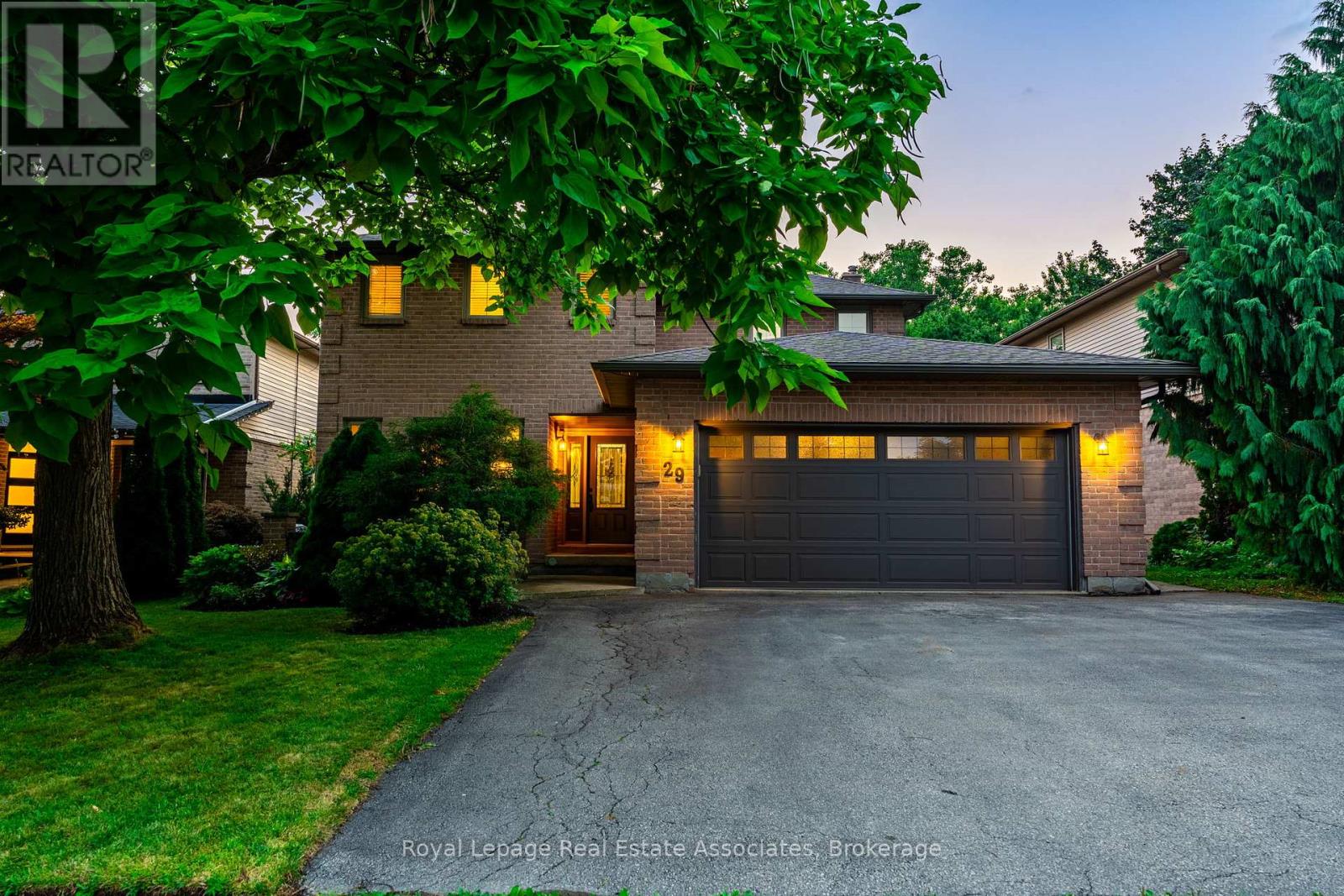29 Laurendale Ave, Hamilton, ON L0R 2H3