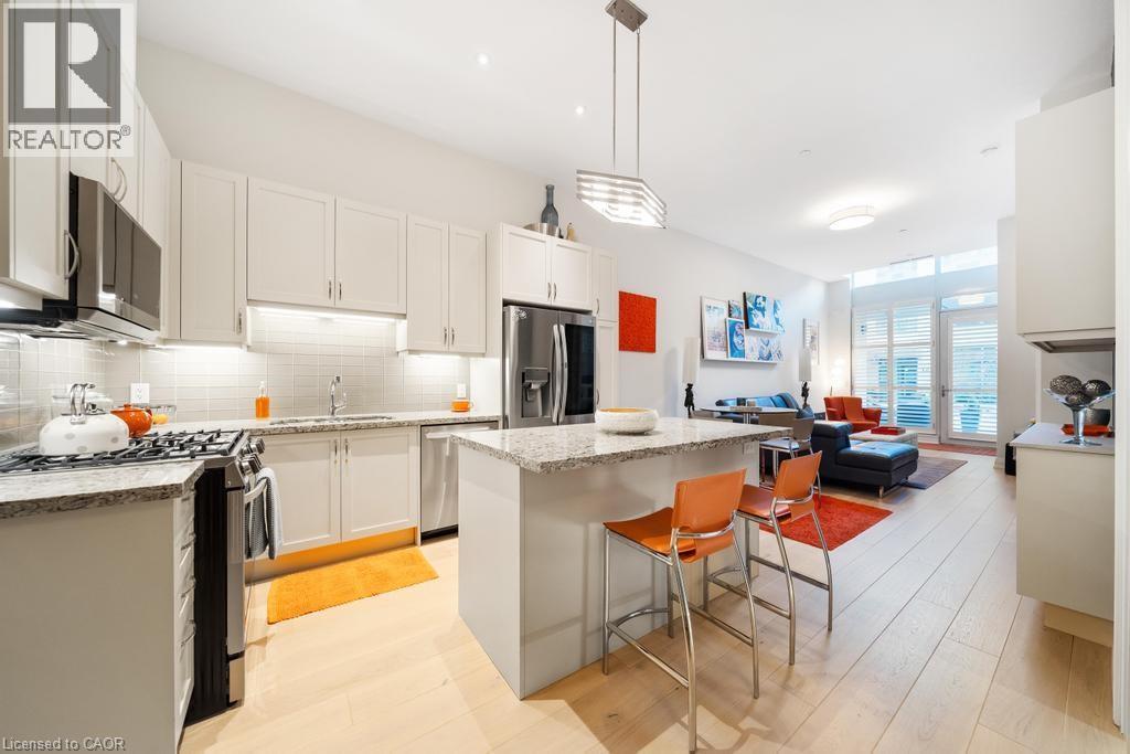 11 Bronte Road Unit 103, Oakville, ON L6L 0E1