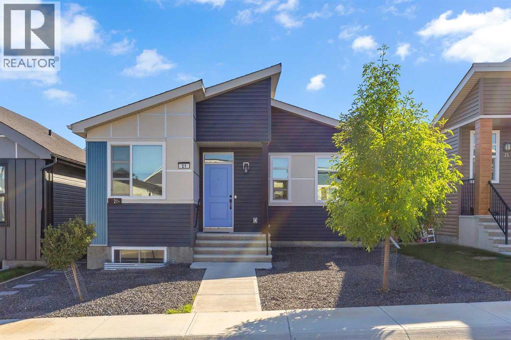 21 Lucas Rise NW, Calgary, AB T3P 1N3
