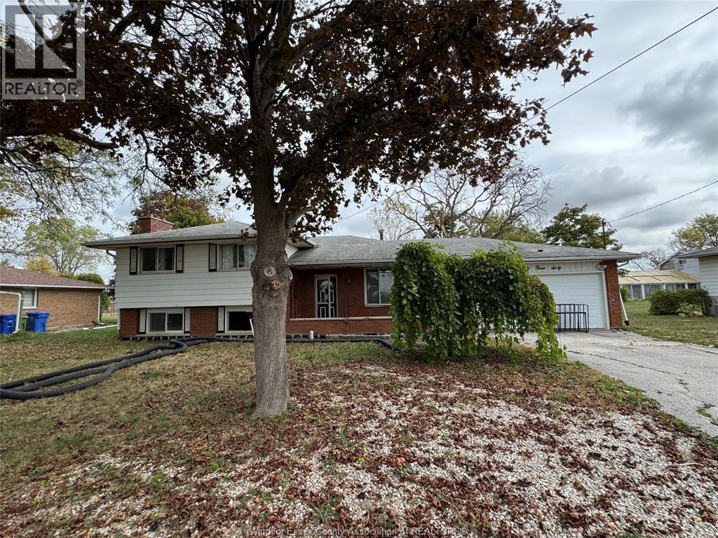 5360 Huron Church Line Rd, Lasalle, ON N9H 1H6