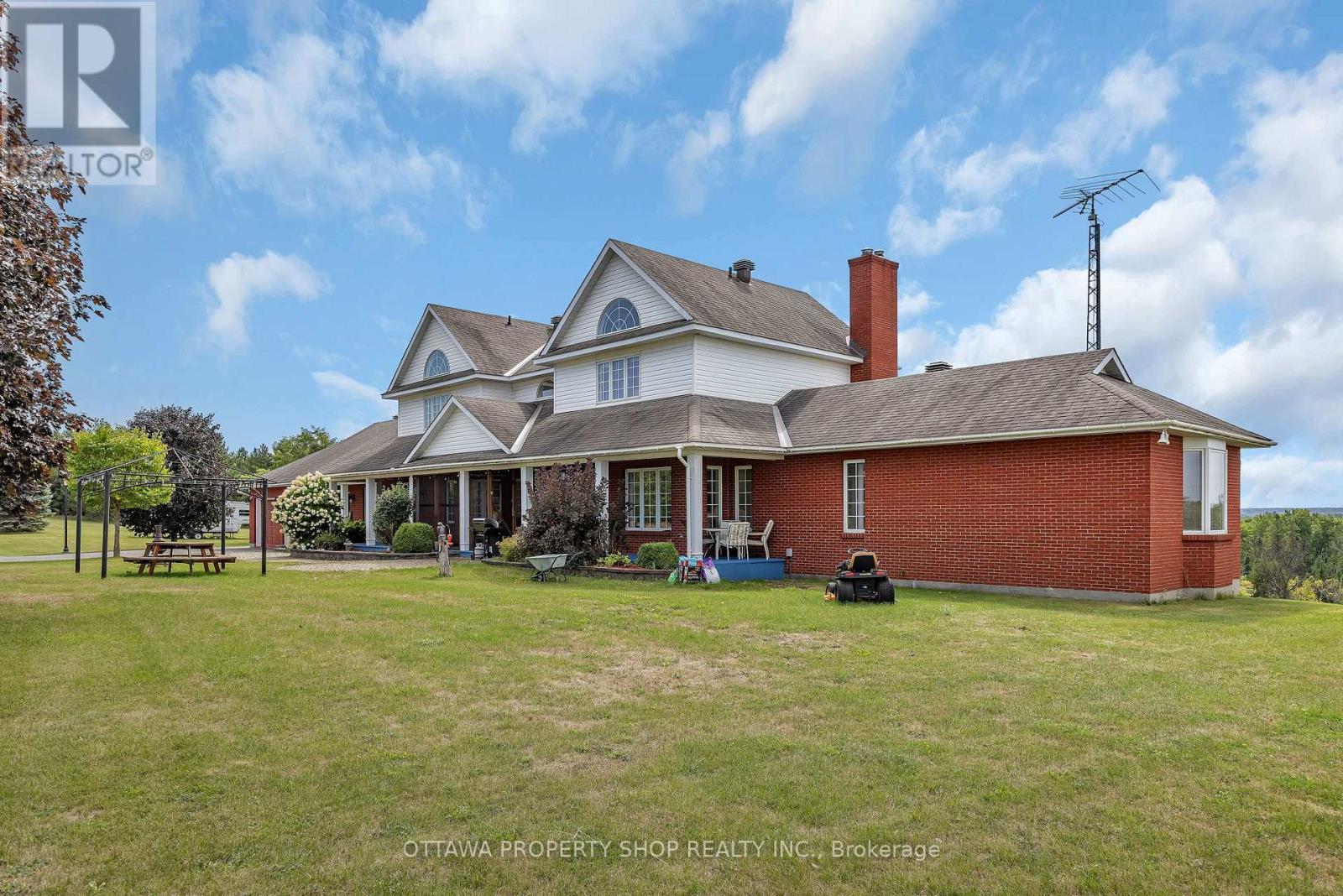 3031 Greenland Rd, Ottawa, ON K0A 1T0