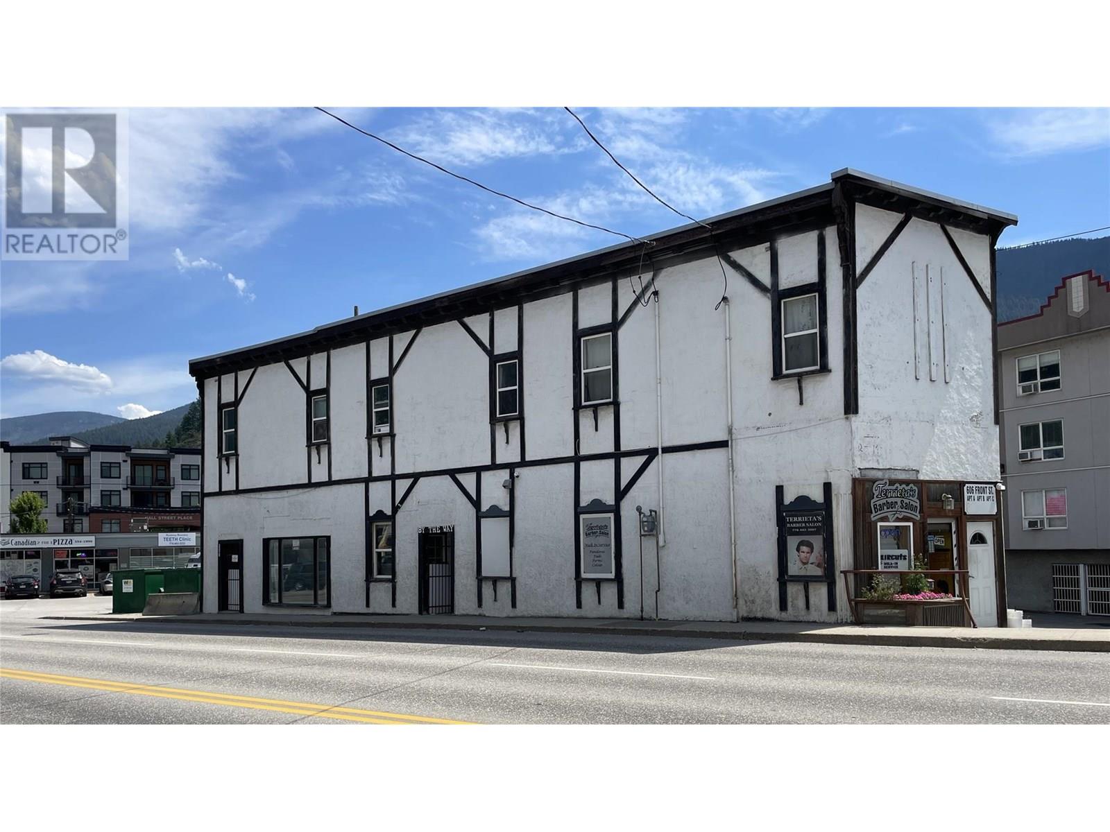 606 Front St, Nelson, BC V1L 4B7