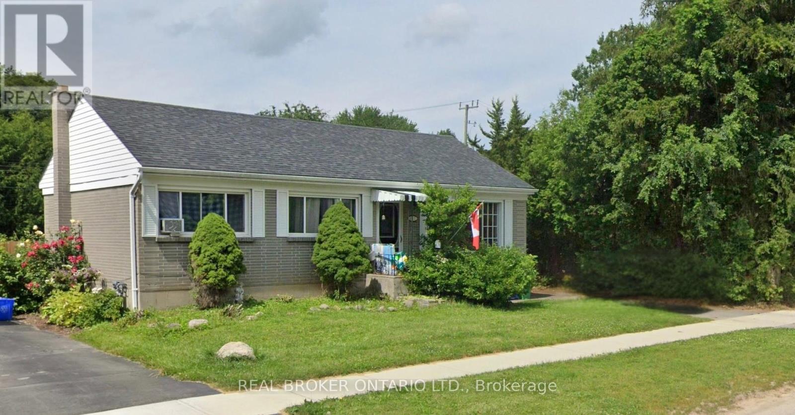887 Philip St, Peterborough, ON K9H 6E4