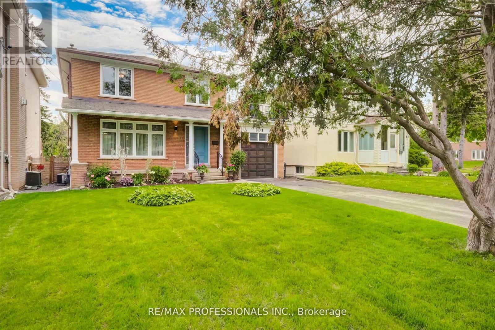 30 Tobruk Cres, Toronto Newtonbrook East, ON M2M 3B4