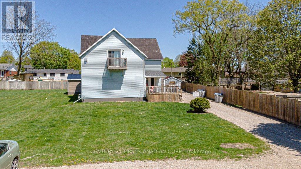 431 Albert St, Strathroy-Caradoc, ON N7G 1W8