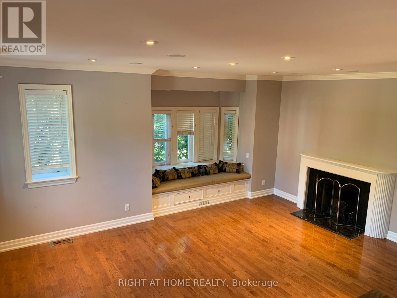 497 Broadway Ave, Toronto, ON M4G 2R7