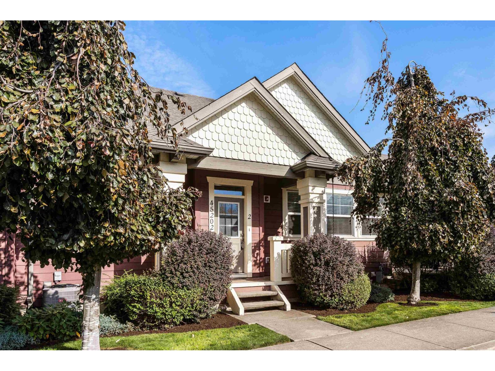 45202 Nicomen Crescentgarrison Crossing Unit 2, Chilliwack, BC V2R 0R2