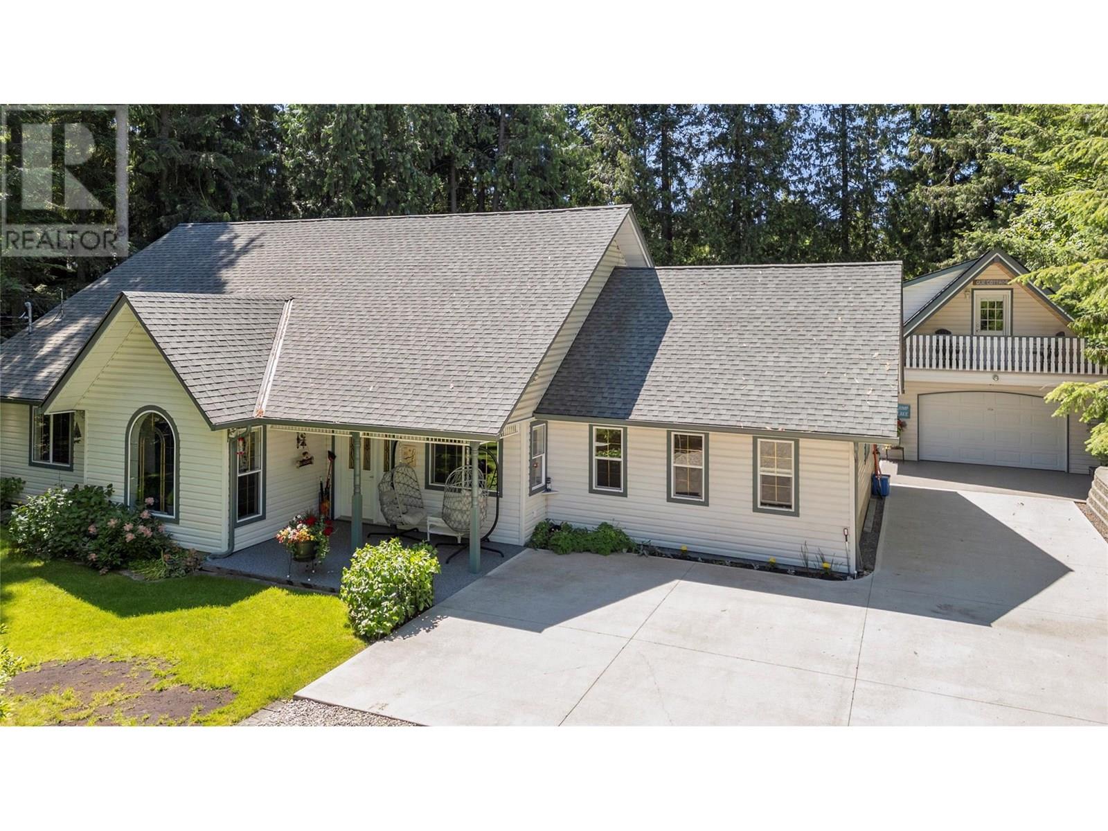 1047 Scotch Creek Wharf Rd, Scotch Creek, BC V0E 1M5