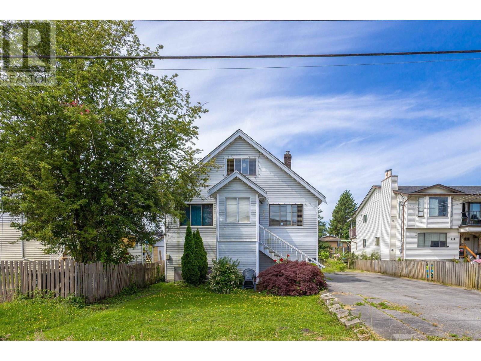 316 Pembina St, New Westminster, BC V3M 5J6