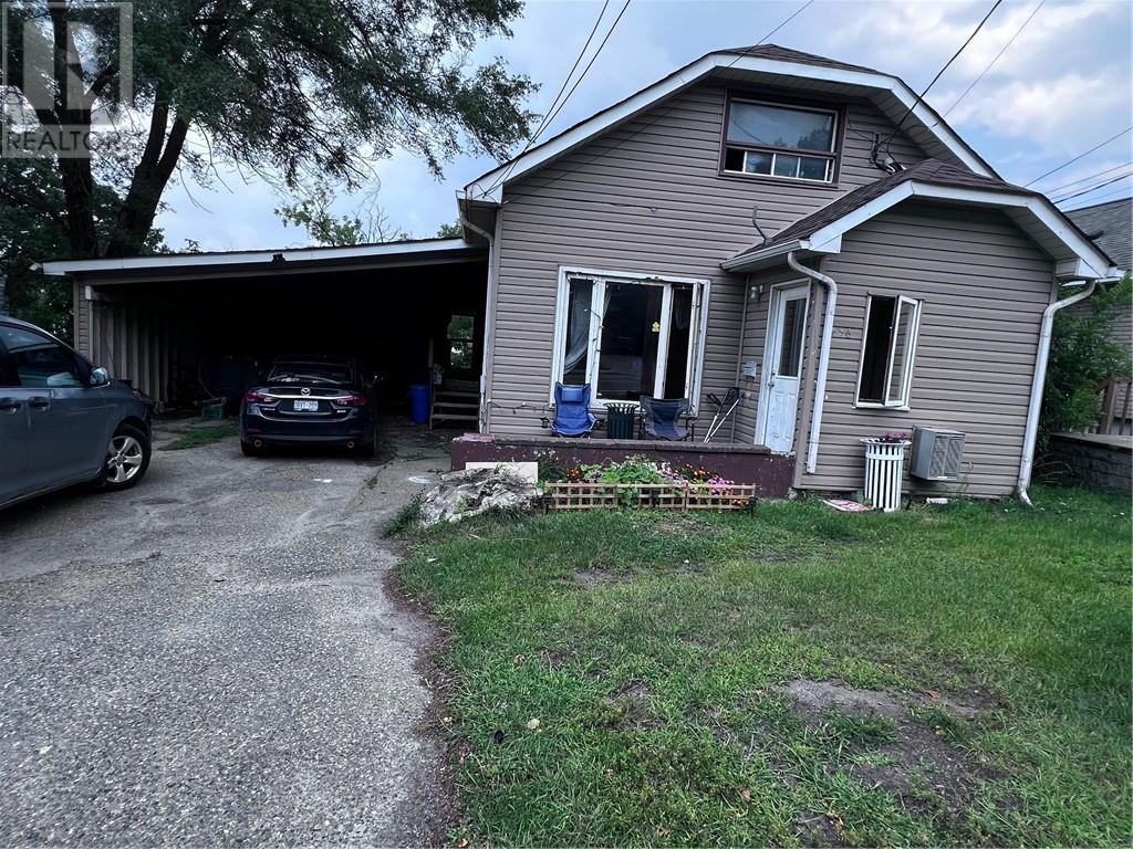 496 Elm St, Sudbury, ON P3C 1W3