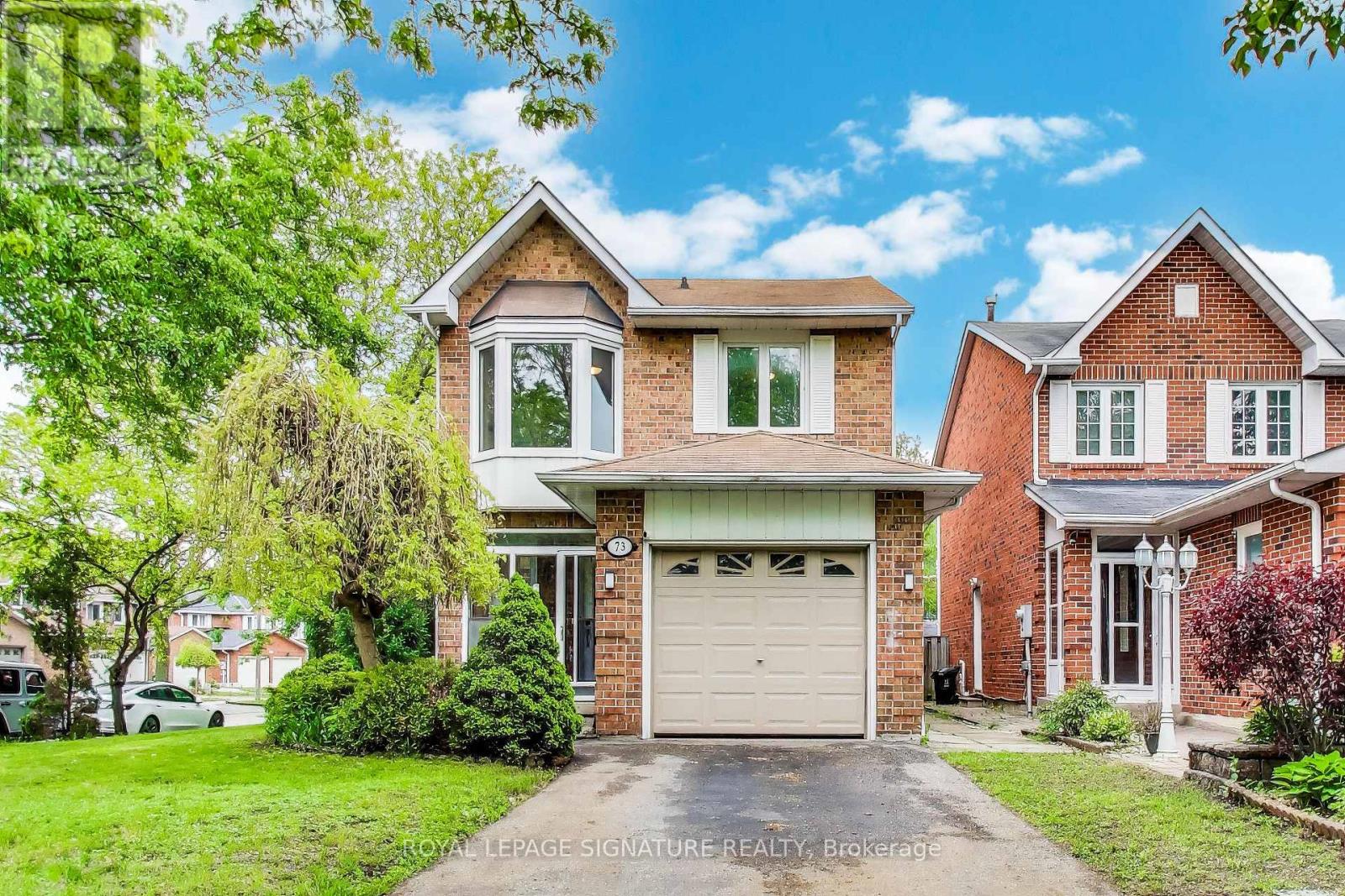 73 Parade Sq, Toronto, ON M1C 3T5