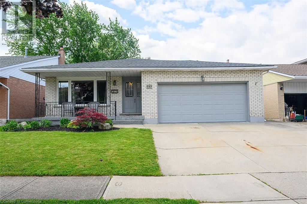 4 Bing Cres, Hamilton, ON L8E 3Z4