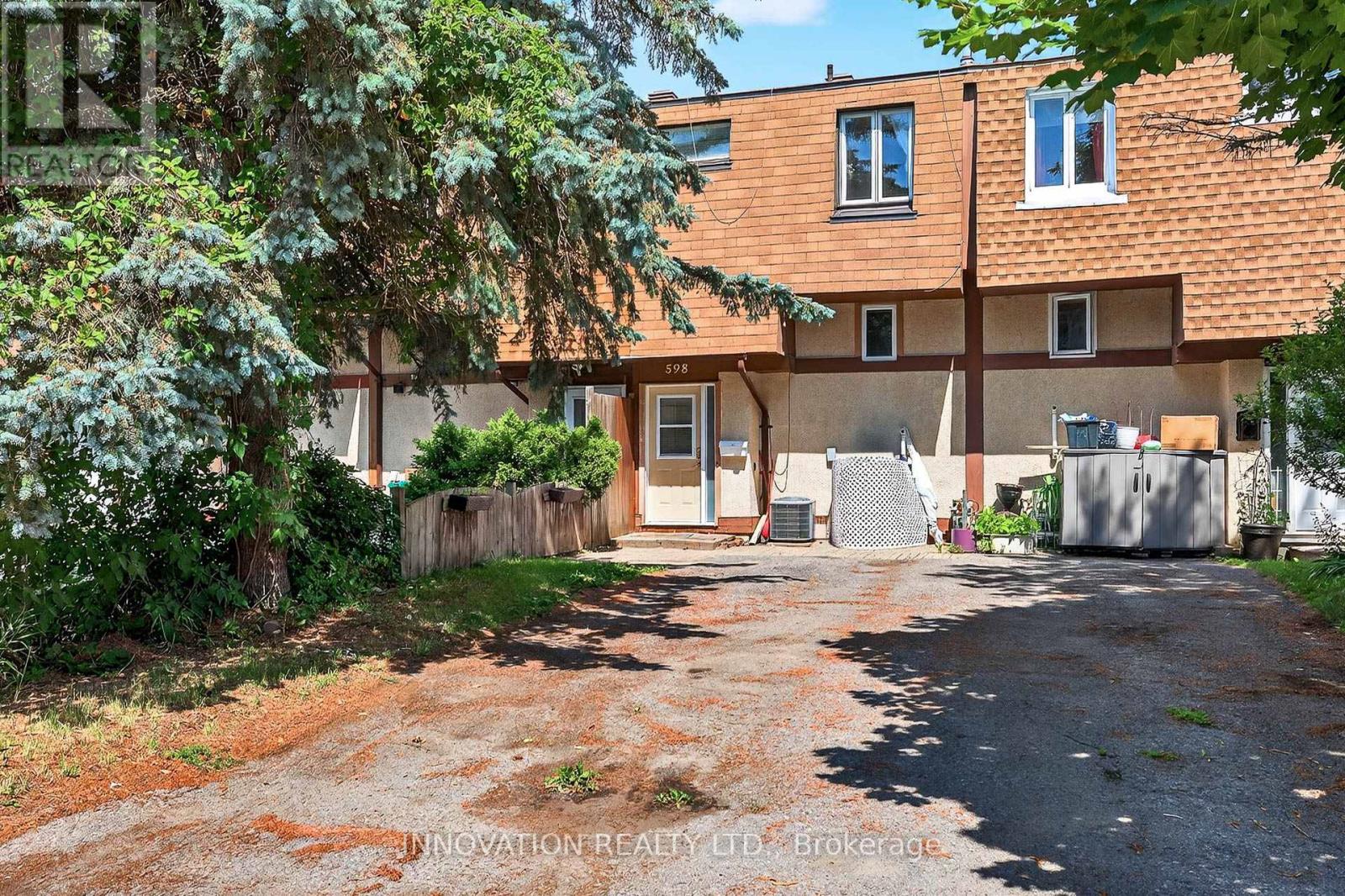 598 Seyton Dr, Ottawa, ON K2H 7X5