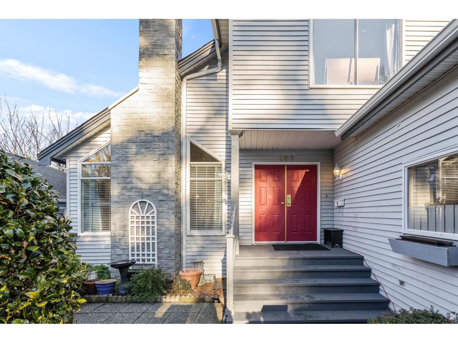 1744 128 Street Unit 102, Surrey, BC V4A 3V4