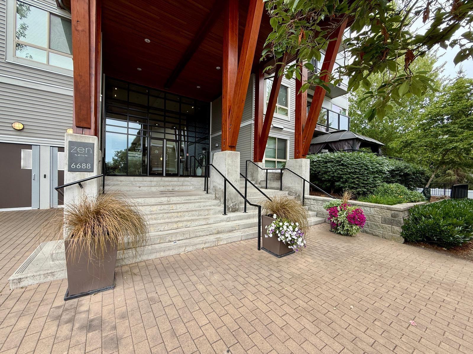 6688 120 Street Unit 419, Surrey, BC V3W 1T8