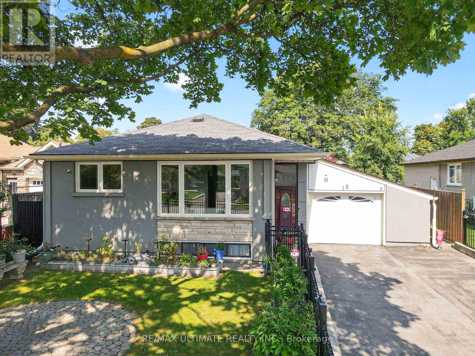 18 Courtwright Rd, Toronto Eringate-centennial-west Deane, ON M9C 4B4