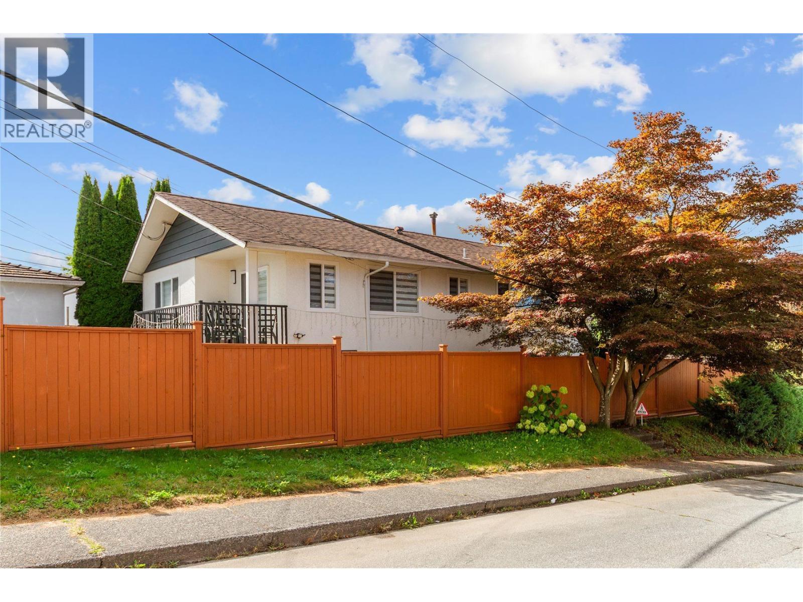 3708 Price St, Burnaby, BC V5G 2K8