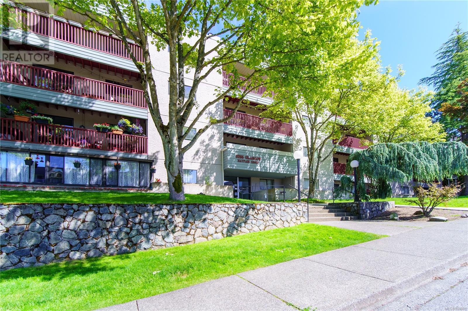3255 Glasgow Ave Unit 421 Ave, Saanich, BC V8X 4S4