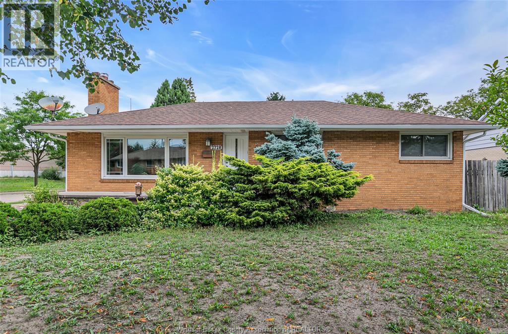 2728 Radisson Ave, Windsor, ON N9E 1Y3