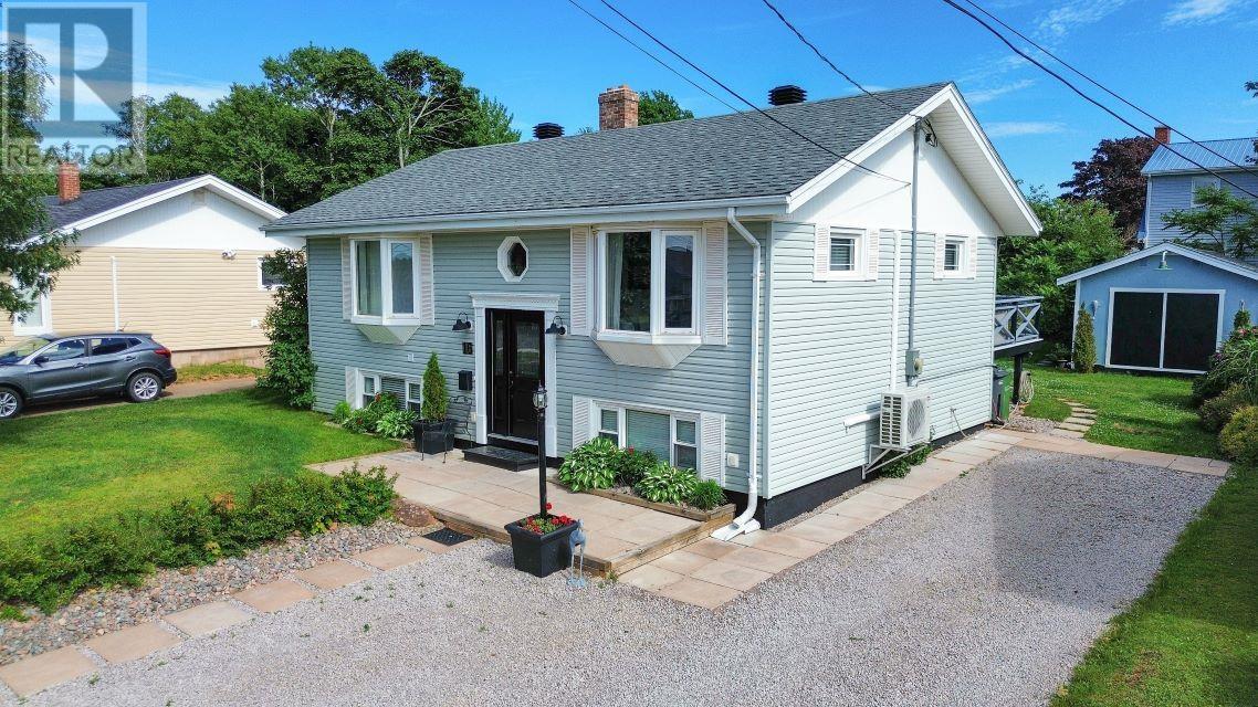 16 Moreau Dr, Charlottetown, PE C1A 4R4