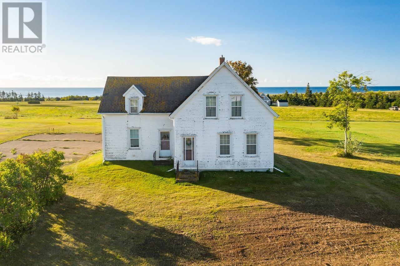 3076 E Point Rd, Souris, PE C0A 2B0
