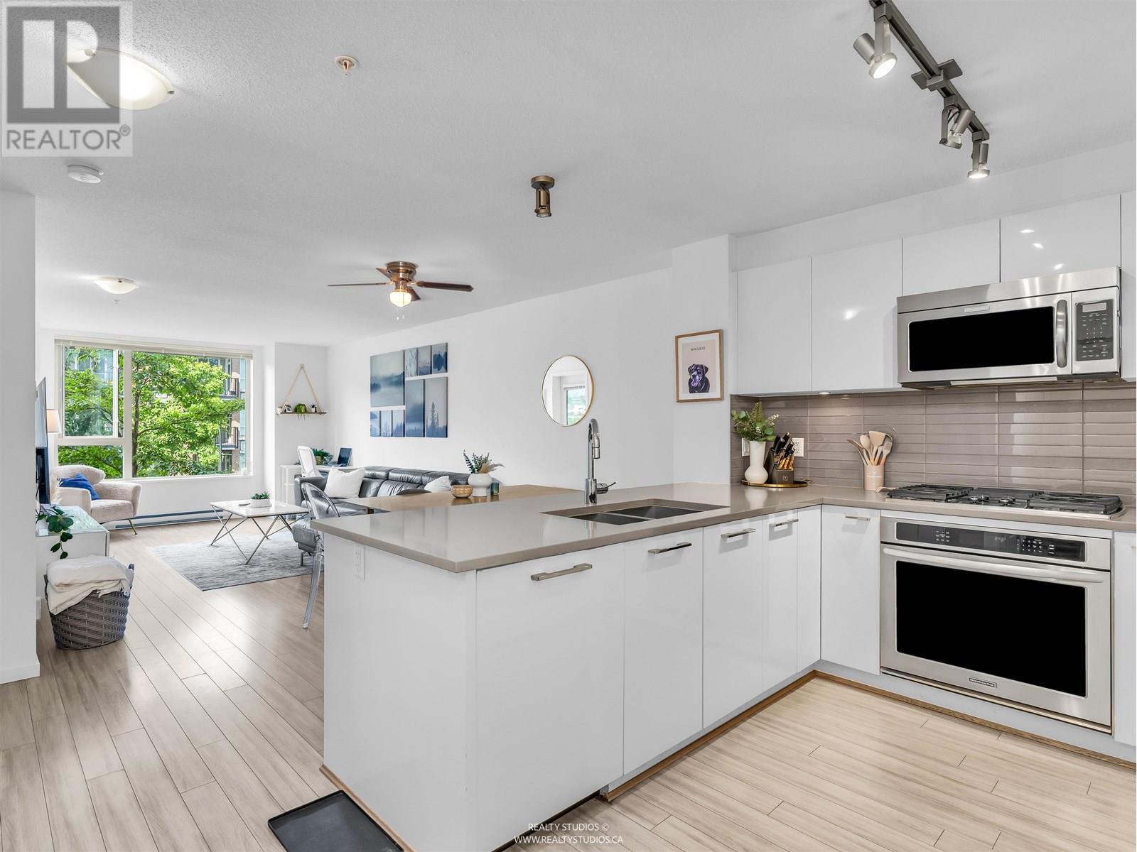 1128 Kensal Place Unit 202, Coquitlam, BC V3B 0J2
